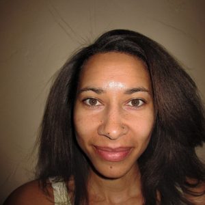 Nue comme un vers dans l’appart 🌞 Kelly - rencontre-Naturiste-Orléans