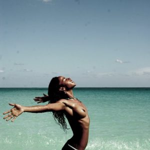 J’ai la serviette qui glisse et l’envie qui monte Fatou - rencontre-Black-Laval