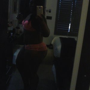 37 ans, un besoin chaud Samah - rencontre-Milf-Sarcelles