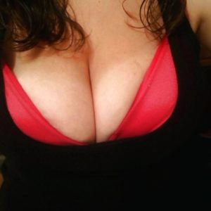 Je suis une vieille coquine en chaleur 🔥 Lara - rencontre-Cougar-Hyères