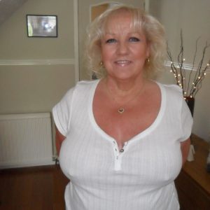 Si tu es prêt pour une rencontre sans chichis Luna - rencontre-Cougar-Cagnes-sur-Mer