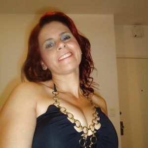 Un plan chaud dans le coin aujourd’hui Margaux - rencontre-Milf-Cagnes-sur-Mer
