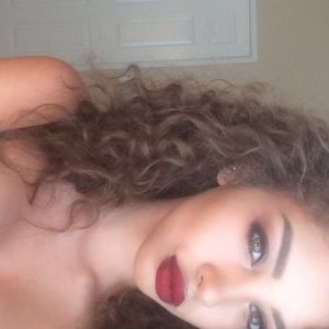 La vie est courte, le temps de s’amuser Lina - rencontre-Teen-Nice